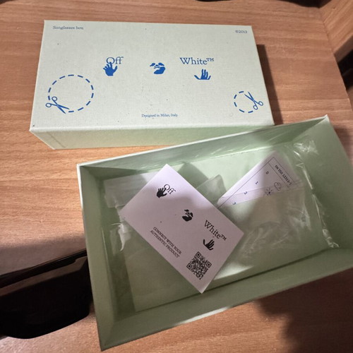 Off White sunglasses, black, authentic with box and tags