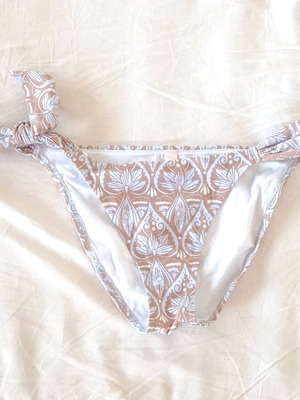 Victoria's Secret bikini bottom Large, new, beige and blue
