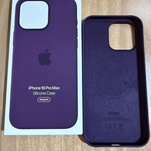 Apple Silicone Case with MagSafe plum for iPhone 16 Pro Max like new