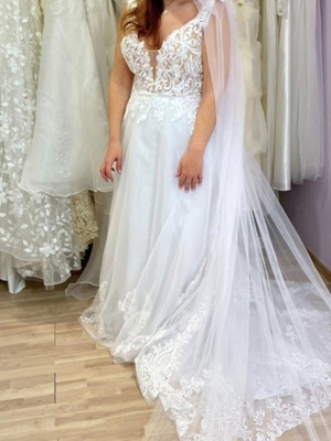 Wedding dress with veil, like new, size L 40 12, white