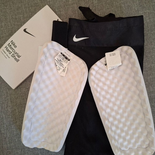 Nike shinguards size medium like new