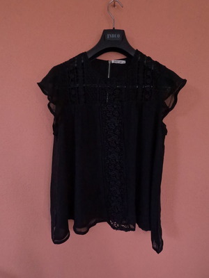 Women’s black mesh blouse like new, zipper back, size L/XL
