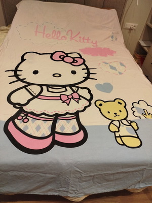 Hello Kitty bed sheet like new, single bed, pink blue yellow