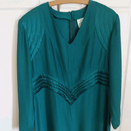 Vintage Carissa dress used, long emerald color
