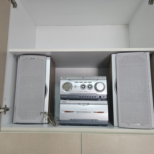 Sony MHC-W25 Mini Hi-Fi Stereo System used with speakers