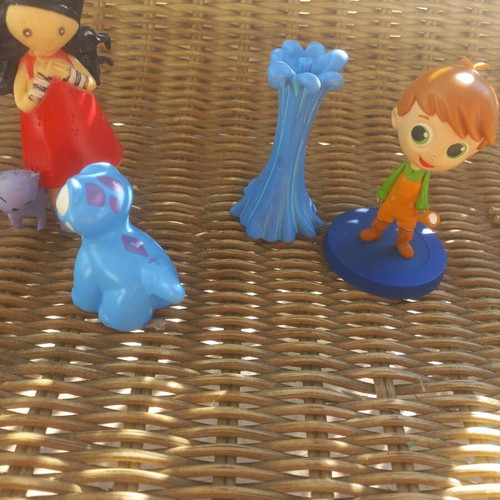 Mini character figures set like new