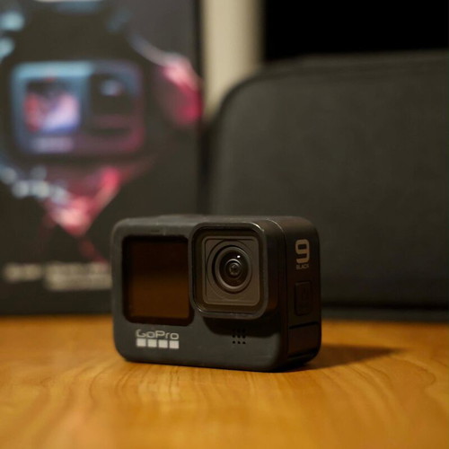 Gopro Hero 9 Black like new with genuine accessories and case