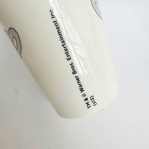 Ceramic Friends mug with silicone lid new for hot drinks