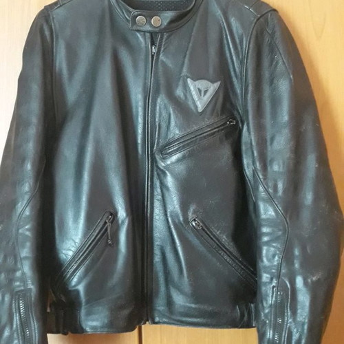 Dainese leather jacket used, size 50, with protectors