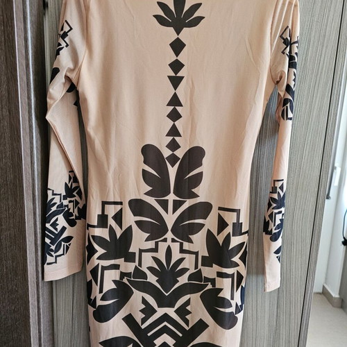 Tatu midi fitted dress like new, beige and black