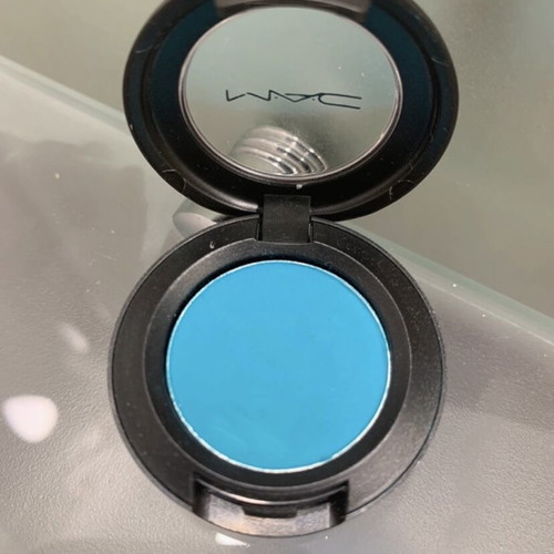 Mac eyeshadow new with rich matte color