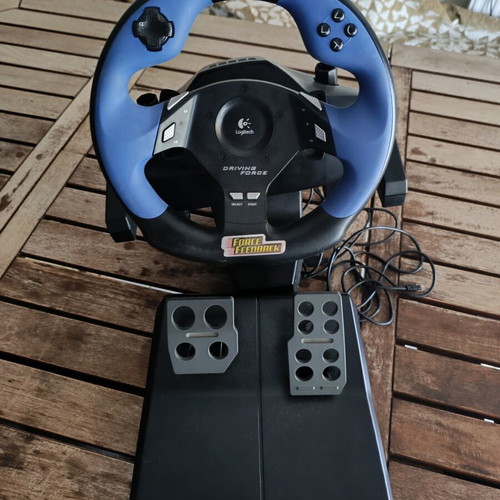 Logitech Driving Force Feedback Wheel for PlayStation 2 with Pedals and Original Box
