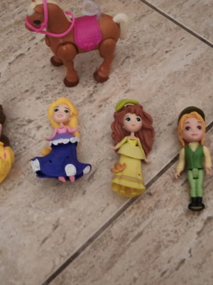 Figures set of 7 used collectible