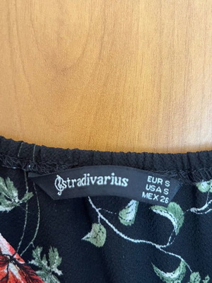 Stradivarius dress with straps black floral size S like new
