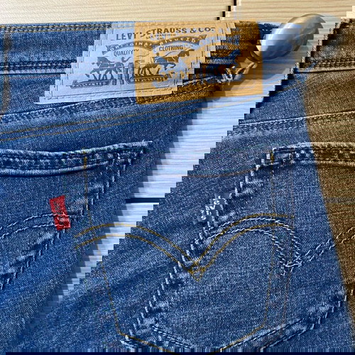 Levis 711 skinny jeans