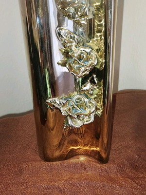 Vintage ceramic vase with embossed roses like new