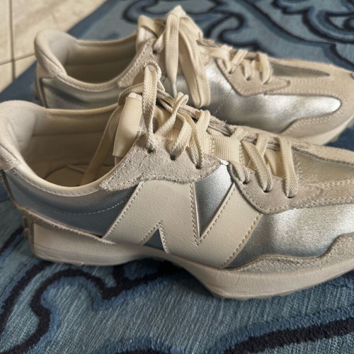 New Balance 327 sneakers like new, silver, size 41