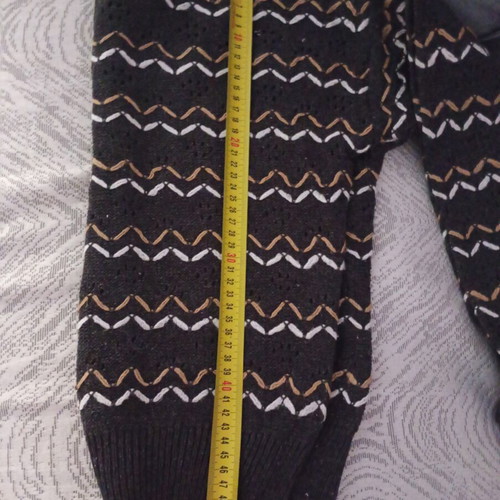 Knitted sweater size medium like new, multicolor