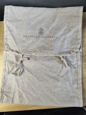Brunello Cucinelli θήκη αποθήκευσης μεταχειρισμένη με κορδόνια