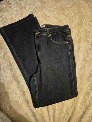 Zara dark blue denim pants like new, fitted with flare at bottom