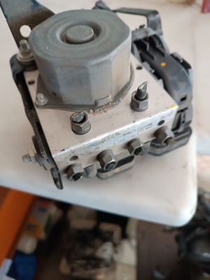 ABS unit for Renault Clio '16-'19 used, code 476601842R