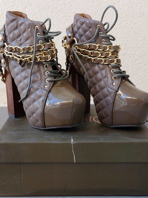 Brown quilted ankle boots new, size 36