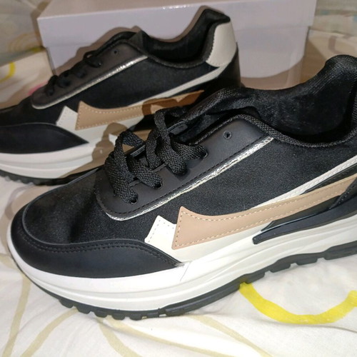 Sneakers black with white and beige details new