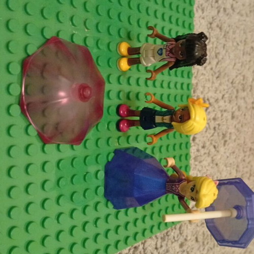 Lego figures and accessories pack