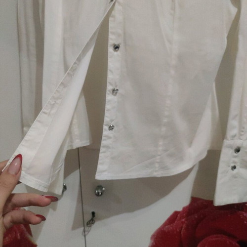 White shirt like new with silver buttons size L