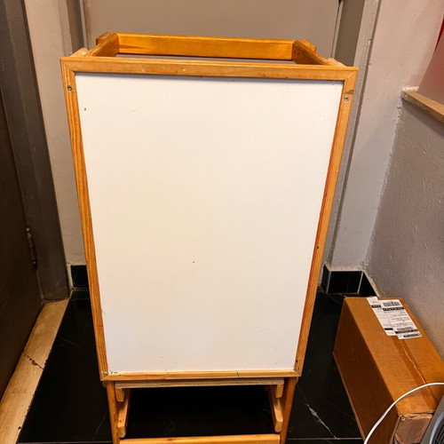 Learning Tower with removable safety door and writing board like new