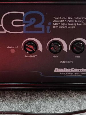 AudioControl LC2i audio signal converter like new