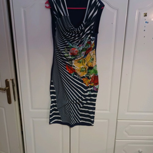 Innocent midioum dress blue multicolor like new, cotton