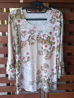 Chico's Floral Blouse with Flare Sleeves XL like new, beige multicolor