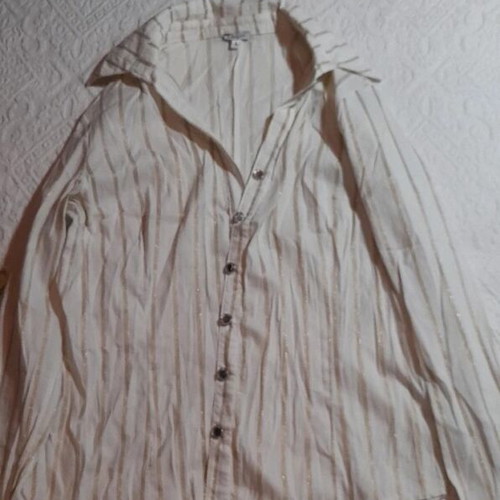 Unique No 3 Y2K shirt like new, white with gold details