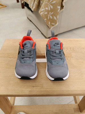 Παιδικά παπούτσια Nike no21 μεταχειρισμένα, άριστη κατάσταση