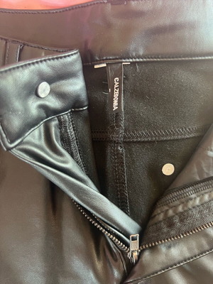 Pants new, size M, black