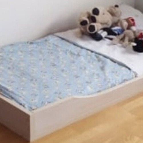 Montessori independent living bed like new with 140x70 cm mattress