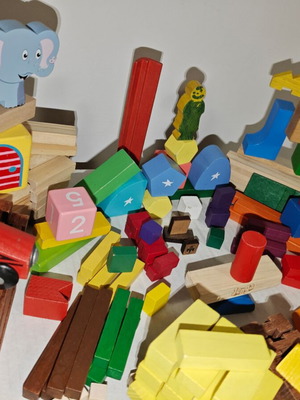 Wooden blocks used, various shapes and colors, 400+ pieces