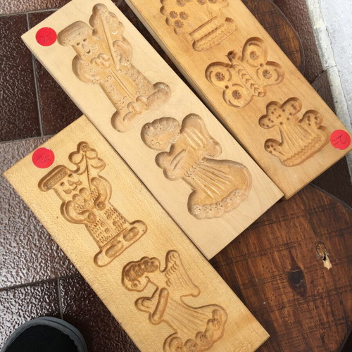 Wooden Retro Biscuit Mold hand engraved like new