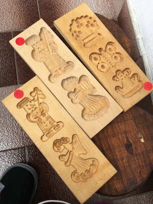 Wooden Retro Biscuit Mold hand engraved like new