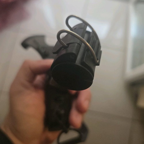 Universal phone holder with clip like new, ideal for delivery