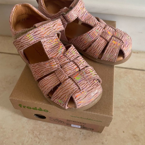 Froddo leather girls' sandals like new, pink with gold shine, size 23