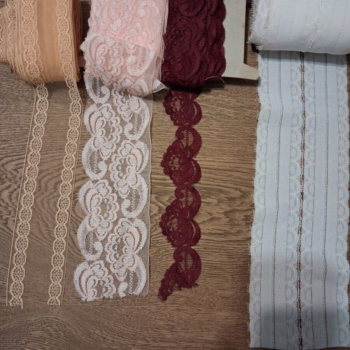 Wide lace 40 meters like new, elastic white lace included