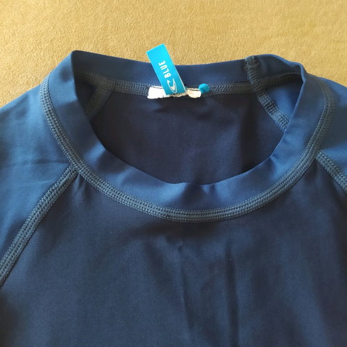 O'neill sun protection shirt like new, XS/S size, colorful