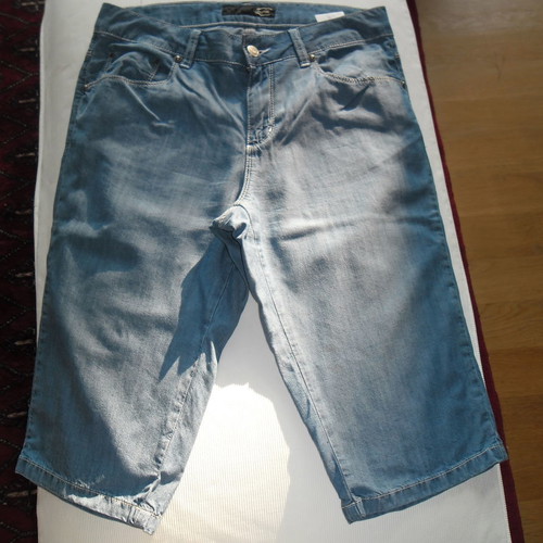 New C denim shorts