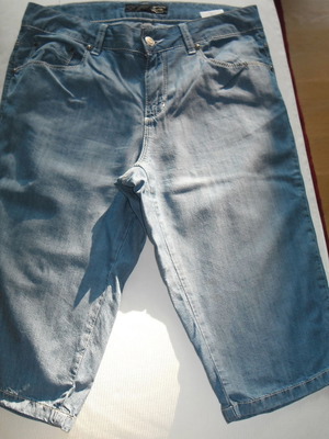 Βερμούδα τζιν καινούργια μέγεθος Μ μπλε