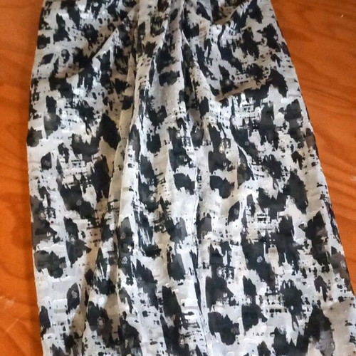 Mango skirt black and white XS like new