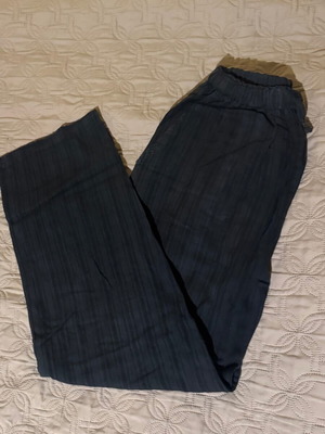 Black pants like new, small size
