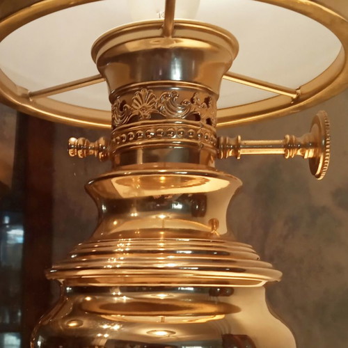 Vintage table lamp from 1975 like new with white opaline glass