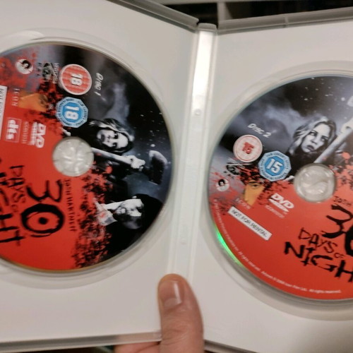 30 Days of Night double DVD like new with graphic novel and English subtitles